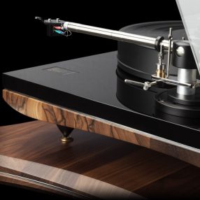 ANALÓG LEJÁTSZÓK, KELLÉKEK