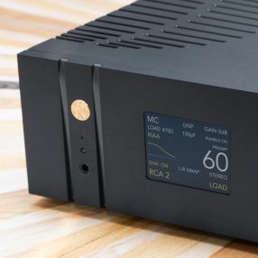 PHONO ELŐERŐSÍTŐK